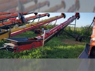 2025 Universal 1847 BINBUSTER FIELD LOADER