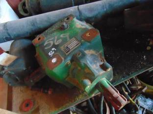 John Deere 569