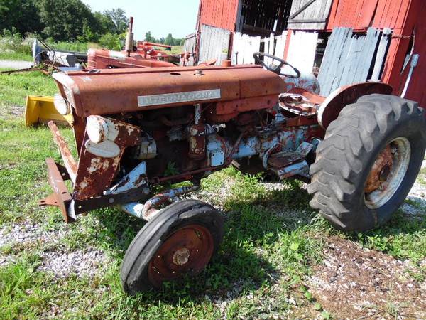 International 240 Dismantled Tractor #N/A DRANE FARM EQUIPMENT HARNED ...