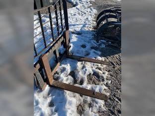 New Holland PALLET FORKS