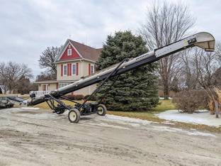 2025 Universal 1537 FIELD LOADER TD