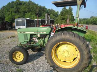 John Deere 1050