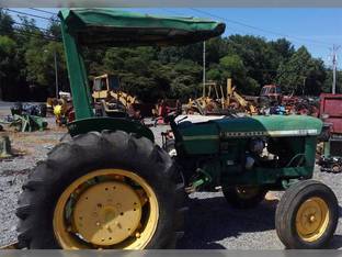 John Deere 830