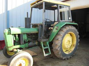 John Deere 2130
