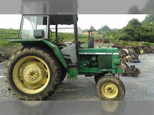 John Deere 2130