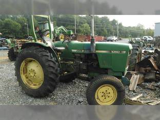 John Deere 1050