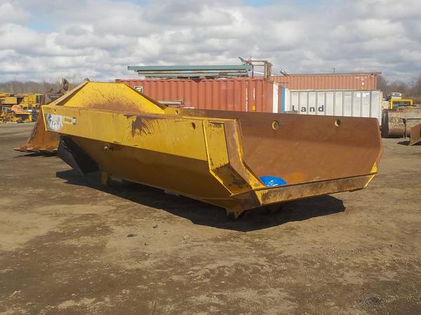 Caterpillar 725 DUMP BOX WITH CYLINDERS Dump Body Only #43539 HES ...