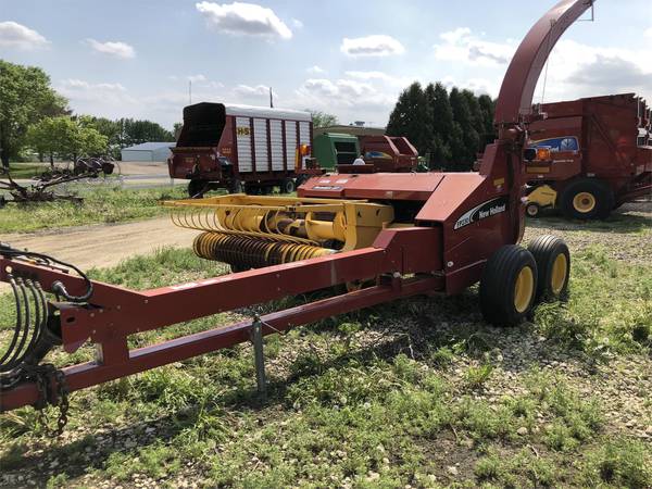 New Holland FP230 Pull Type Forage Harvester #80114 HELLE FARM ...