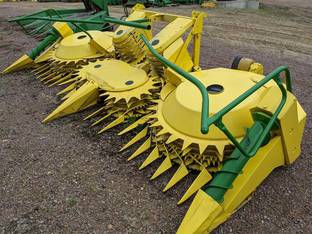 John Deere 676