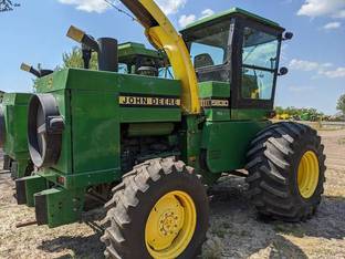 John Deere 5830
