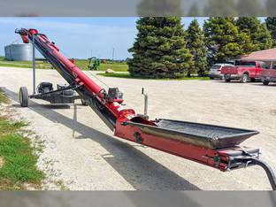 2025 Universal 1537 FIELD LOADER TD