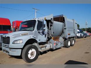 2012 Freightliner BUSINESS CLASS M2 106