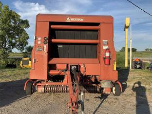 2002 Hesston 856A