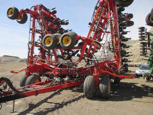 2011 Bourgault Industries Ltd. 3310-75