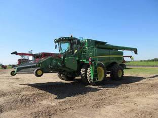 2012 John Deere S690