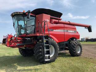 2014 Case IH 8230