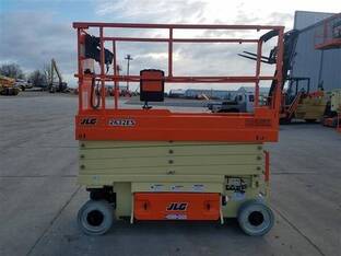 2017 JLG 2632ES