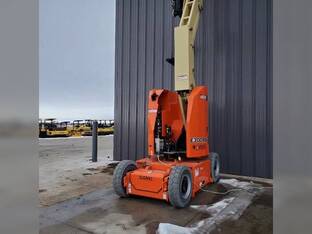 2020 JLG E300AJP