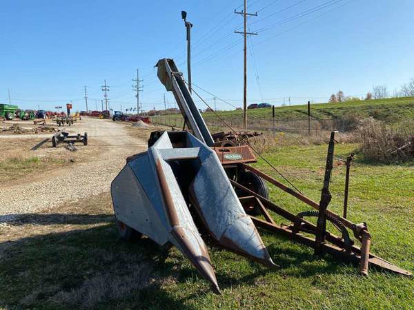 New Idea AGCO 309 Corn Picker (13127476) MORDT TRACTOR TROY Missouri