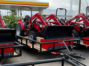 2025 Mahindra 1640 HST