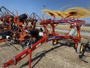 2024 New Holland PC819