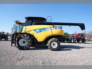 2011 New Holland CR9070
