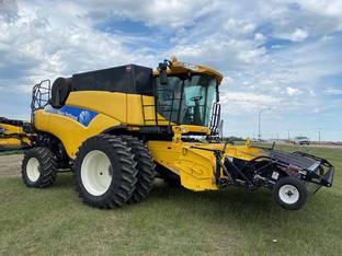 2010 New Holland CR9070