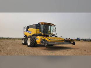 2016 New Holland CR8.90