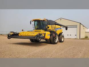 2013 New Holland CR8090