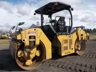 2017 Caterpillar CB64B