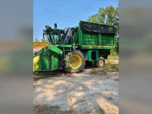2001 John Deere 9976