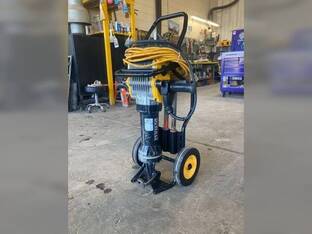 2021 DeWalt D25980K