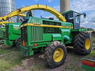 John Deere 6850
