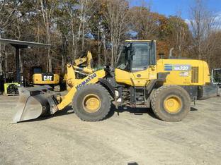 2016 Komatsu WA320-8