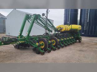 2016 John Deere 1775NT