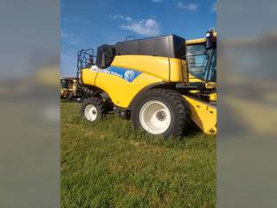 New Holland CR9060