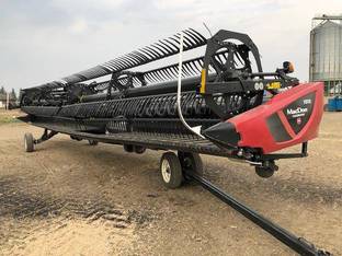 2020 MacDon Industries FD135