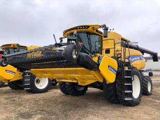 2021 New Holland CR8.90