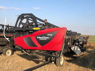 2021 MacDon Industries FD135