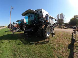 2001 Gleaner R72