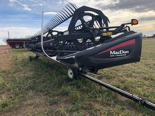 2017 MacDon Industries FD75