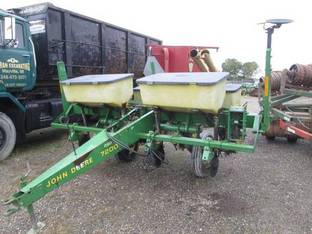 John Deere 7200