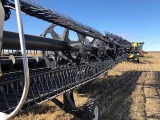 2019 MacDon Industries FD140