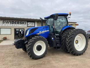 2023 New Holland T7.230