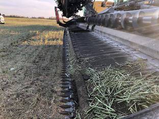 2019 MacDon Industries FD140