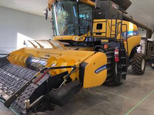2014 New Holland CR8090
