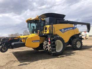 2013 New Holland CR8090