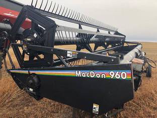 1998 MacDon Industries 960-12