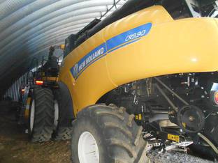 2015 New Holland CR9.90