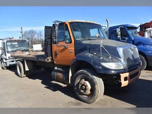 2004 International DURASTAR 4400